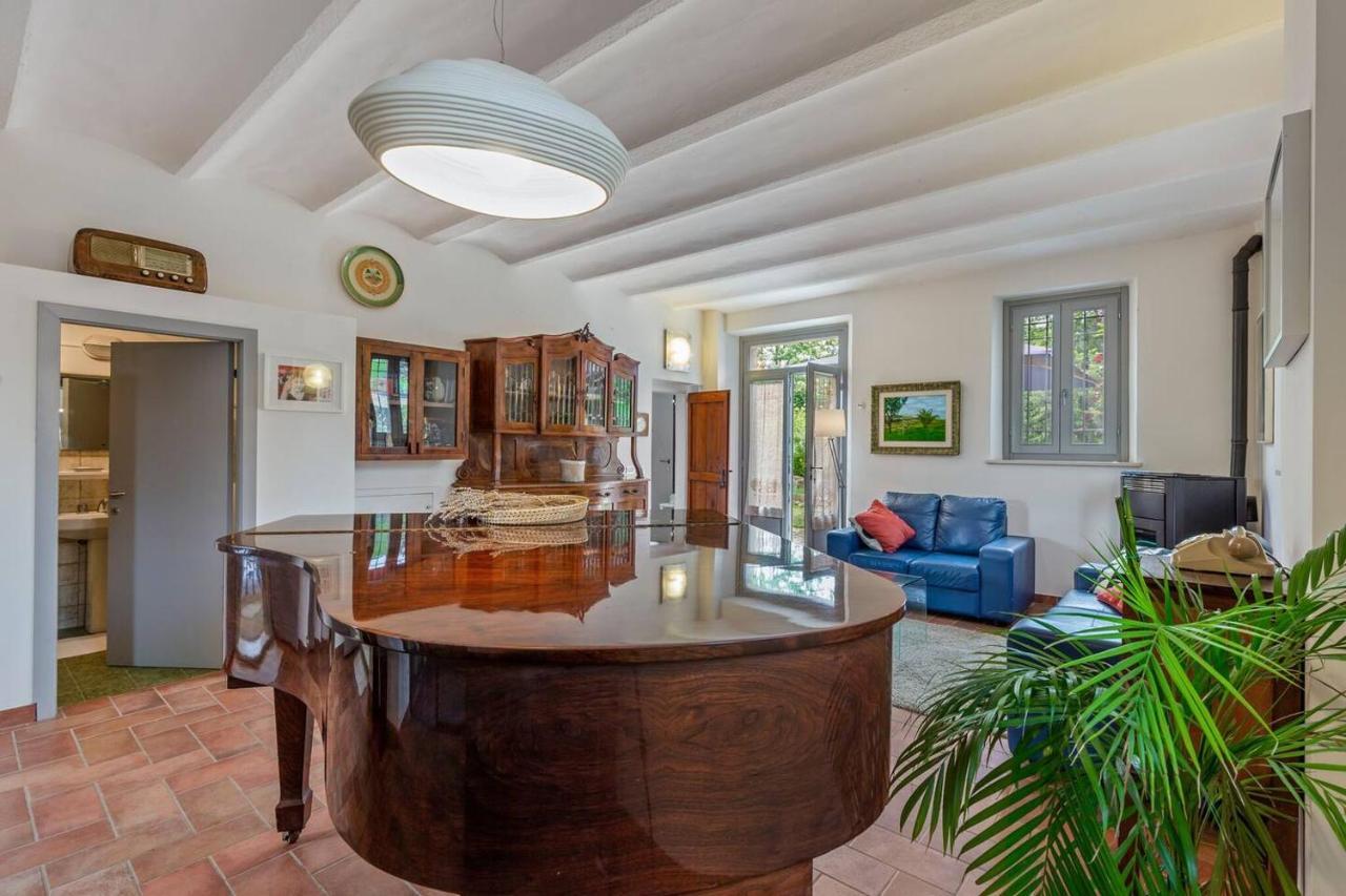 Grande Villa Storica Per Vacanze Con Giardino Privato E Piscina Ostra Exterior photo