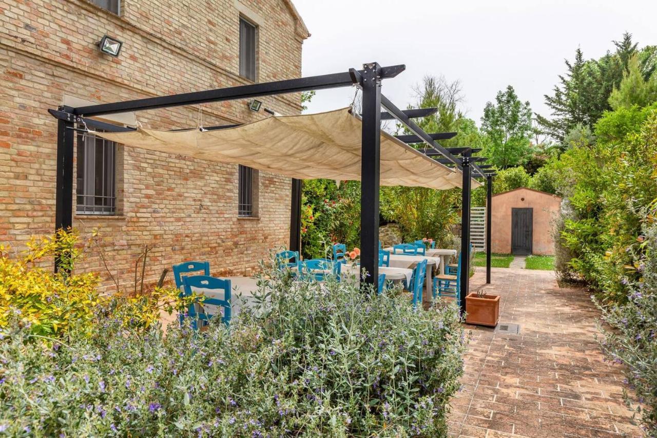 Grande Villa Storica Per Vacanze Con Giardino Privato E Piscina Ostra Exterior photo