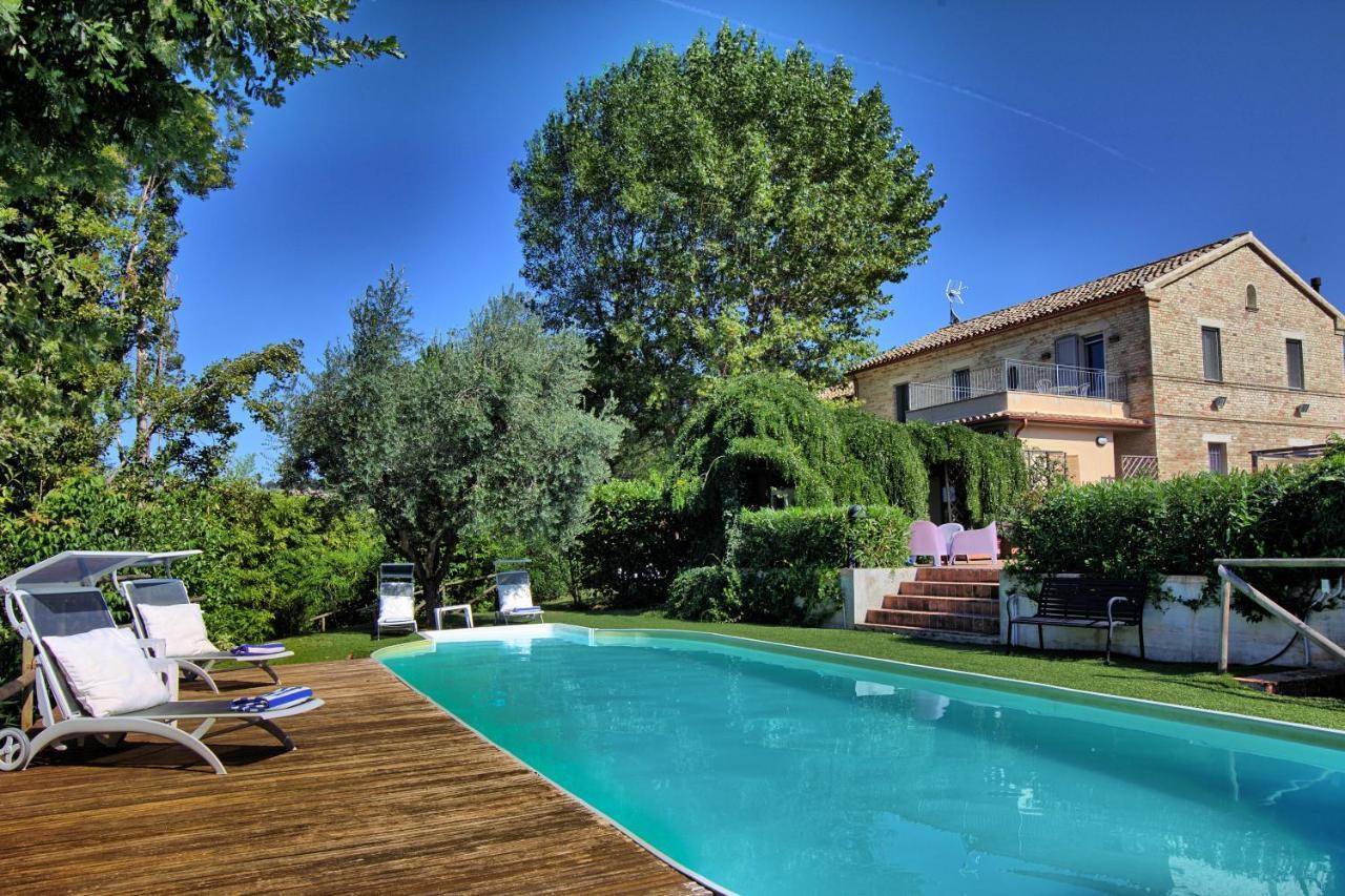 Grande Villa Storica Per Vacanze Con Giardino Privato E Piscina Ostra Exterior photo