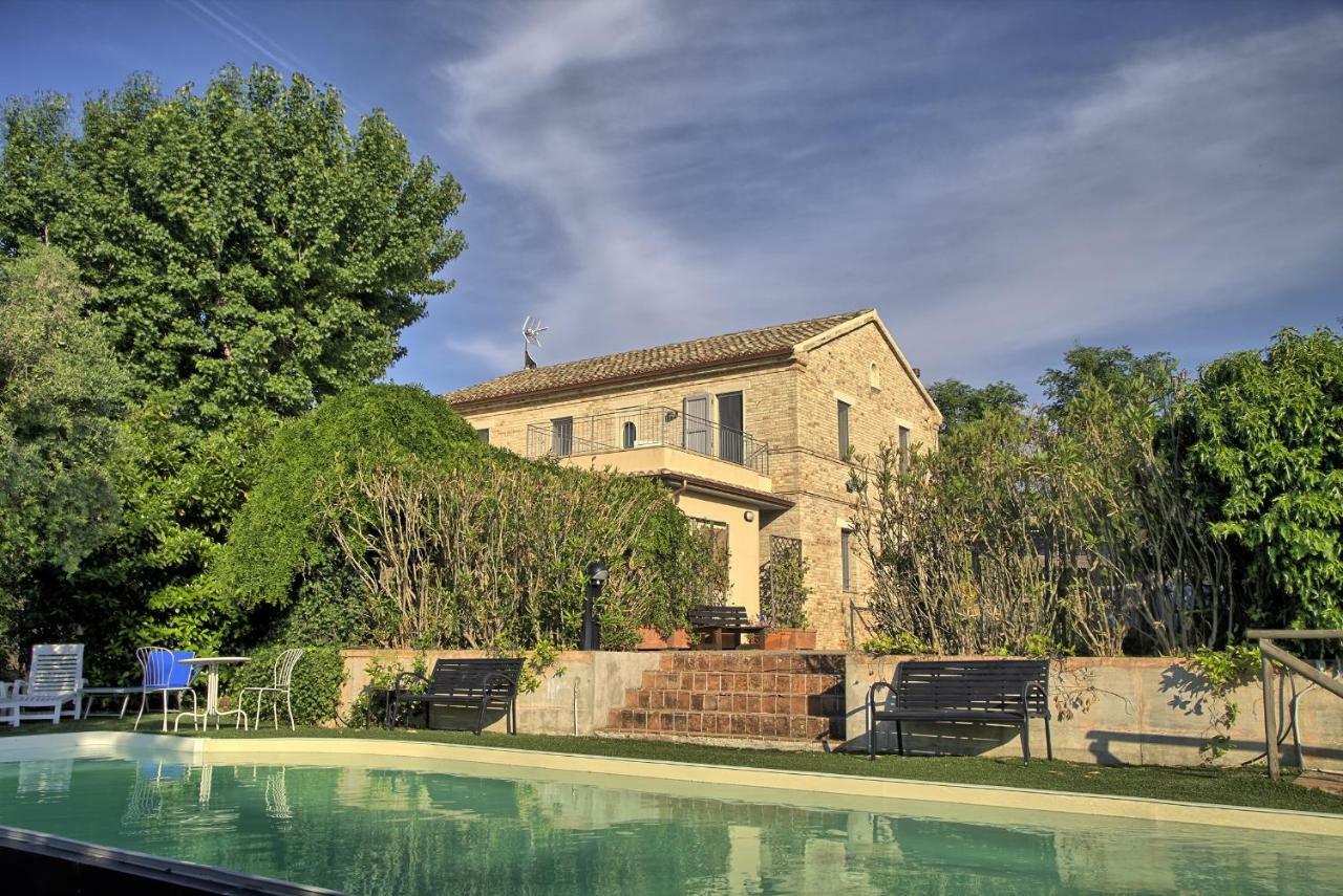 Grande Villa Storica Per Vacanze Con Giardino Privato E Piscina Ostra Exterior photo